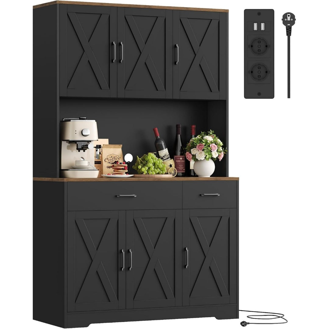 Verstellbare Ablagen und sanft schliessende Fronten an dem Sideboard
