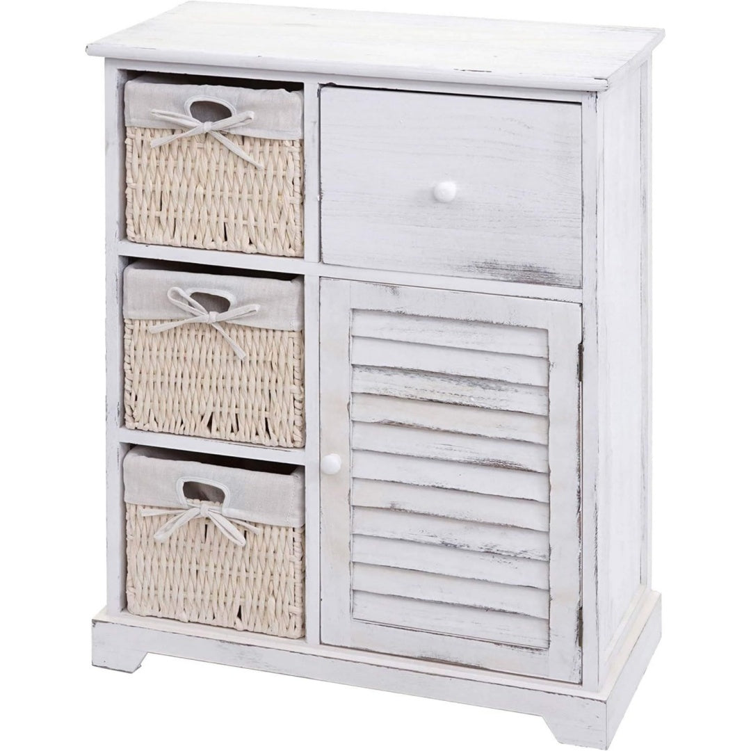 Geflochtene Elemente bestimmen das Erscheinungsbild von dem Sideboard